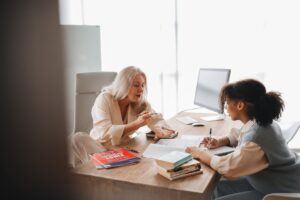 Modelos de tutoría en secundaria para atender la diversidad y coordinar apoyos educativos