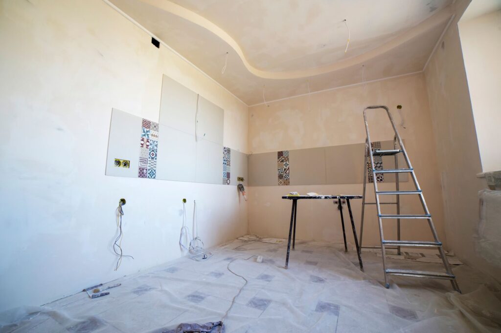 Prioridades en la reforma de una vivienda para planificar por fases y optimizar el gasto
